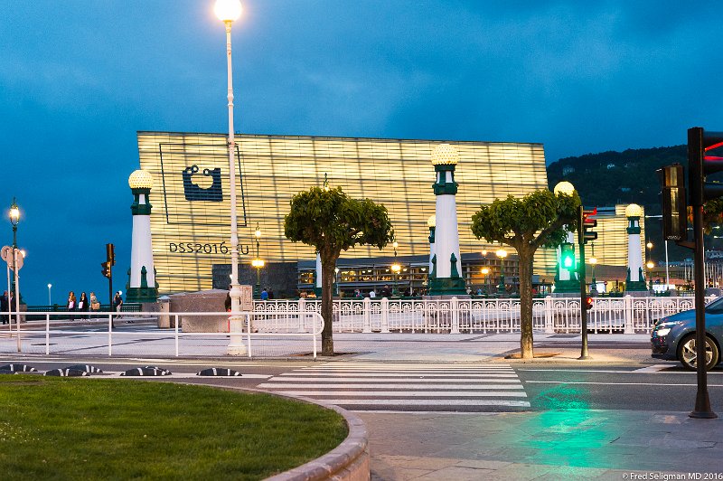 20160601_215326 D4S.jpg - Kursaal Congress Centre at night, San Sebastion